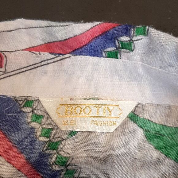 Floral Lightweight Button-Up Blouse - Picture 7 of 9